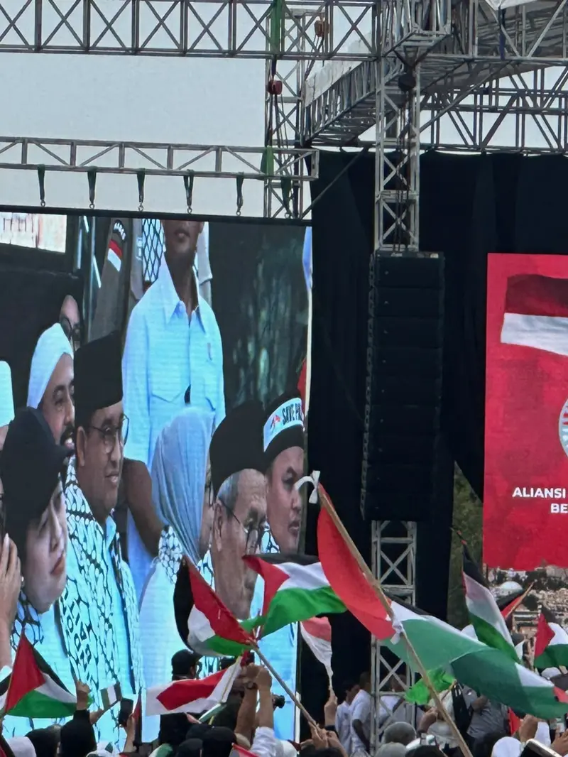 Bakal Capres Anies Baswedan hingga Ketua DPR RI Puan Maharani menghadiri aksi bela palestina di Monas, Jakarta Pusat, Minggu (5/10/2023).