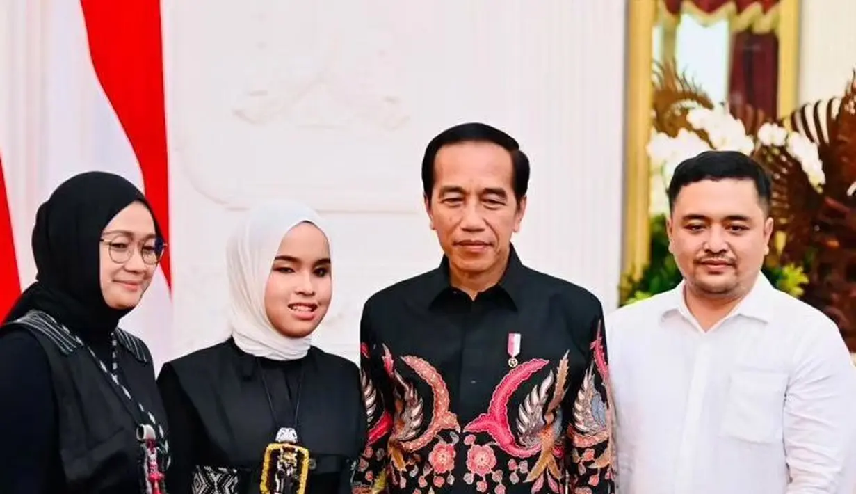Putri Ariani kembali menyita perhatian masyarakat Tanah Air setelah diundang Presiden Joko Widodo ke Istana Negara. [Foto: IG/jokowi/arianinismaputri].