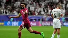 Keunggulan Palestina gagal bertahan hingga turun minum. Pada menit keenam injury time babak pertama, Hassan Al Haydos melepas tembakan dari dalam kotak penalti setelah menerima umpan Akram Afif dari sepak pojok. (AP Photo/Thanassis Stavrakis)