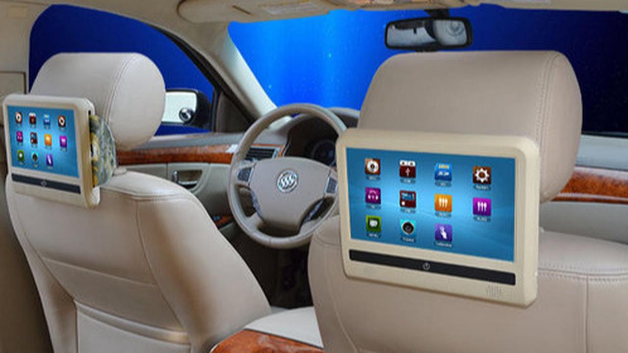 TV Monitor pada Mobil Keluarga, Solusi Hiburan Praktis saat Bepergian