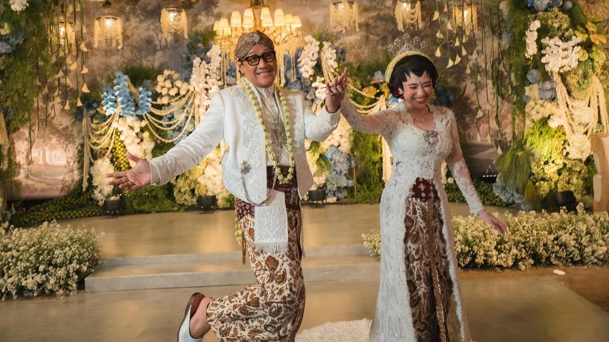 Detail Busana Akad Nikah Andre Taulany dan Amanda Rigby, Perpaduan Tradisi dan Sentuhan Personal