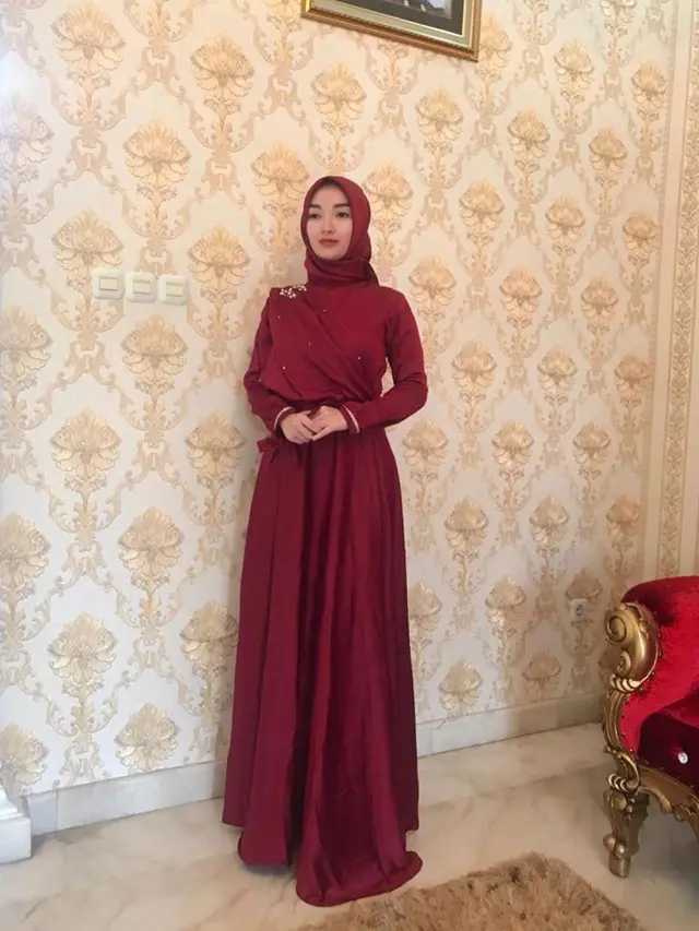 Potret Zaskia Gotik kenakan hijab