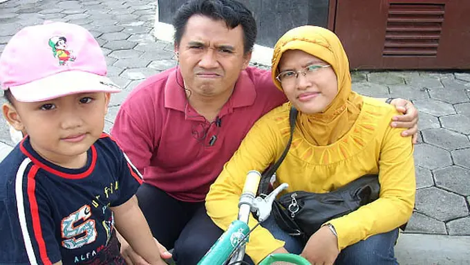 Fikri, suami ibu Afiana dan ibu Afiana | Foto dok. ibu Afiana