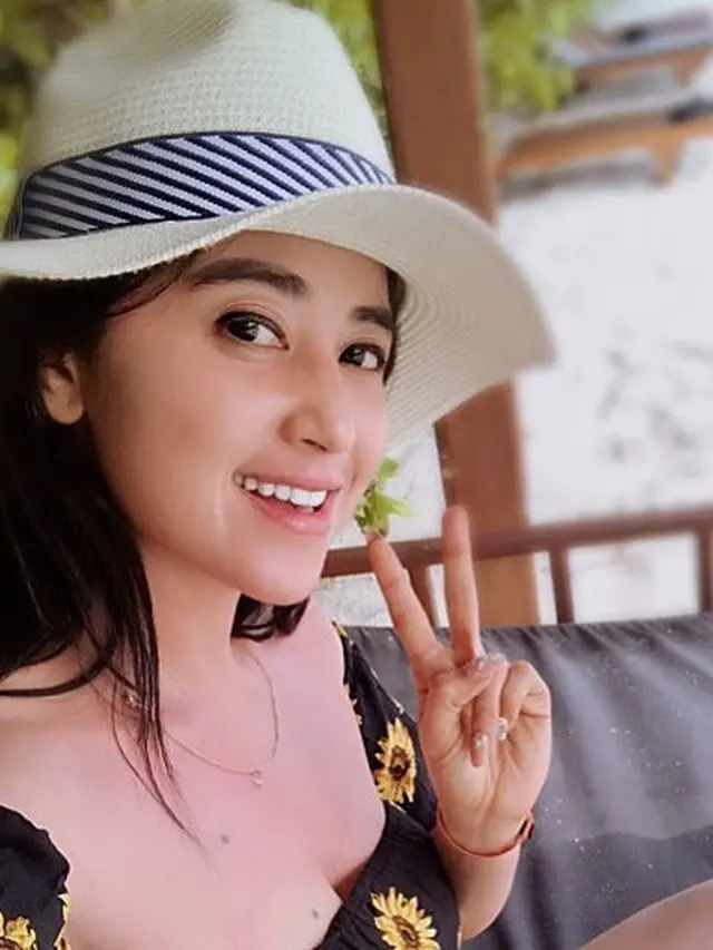 [Bintang] Masih Imut, Begini Tampilan Dewi Perssik Tanpa Makeup Tebal