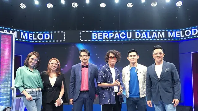 Para presenter berita tampil di kuis Berpacu Dalam Melodi (https://www.instagram.com/p/COIBBeOn23y/)