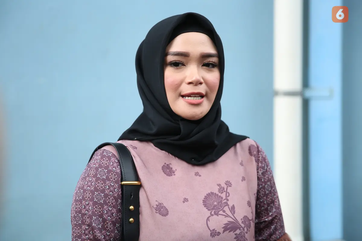 [Fimela] Sheza Idris