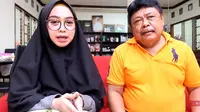 Kenangan Oki Setiana Dewi dan Ria Ricis bersama sang ayah. (YouTube/Ricis Official)