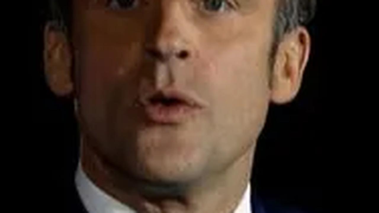 Pada Senin malam, Presiden Emmanuel Macron membela langkah kontroversial ini dengan mengatakan ada “minoritas” di Prancis yang membajak agama dan menentang Republik dan sekularisme.