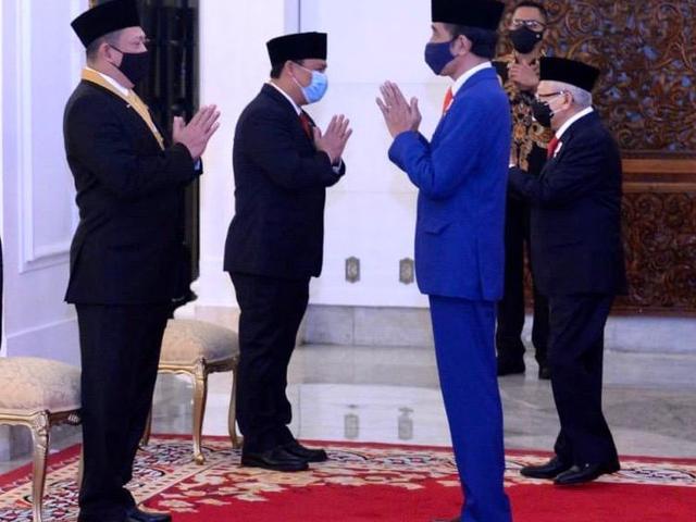 Presiden Anugerahi Tanda Kehormatan Bintang Jasa Utama Kepada Ahmad Basarah News Liputan6 Com
