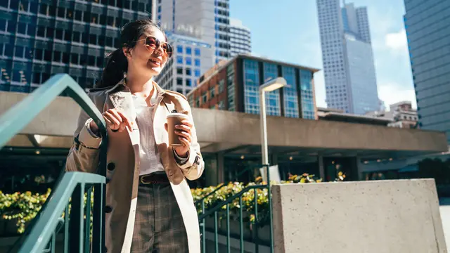 wanita juni karier dan pekerjaan