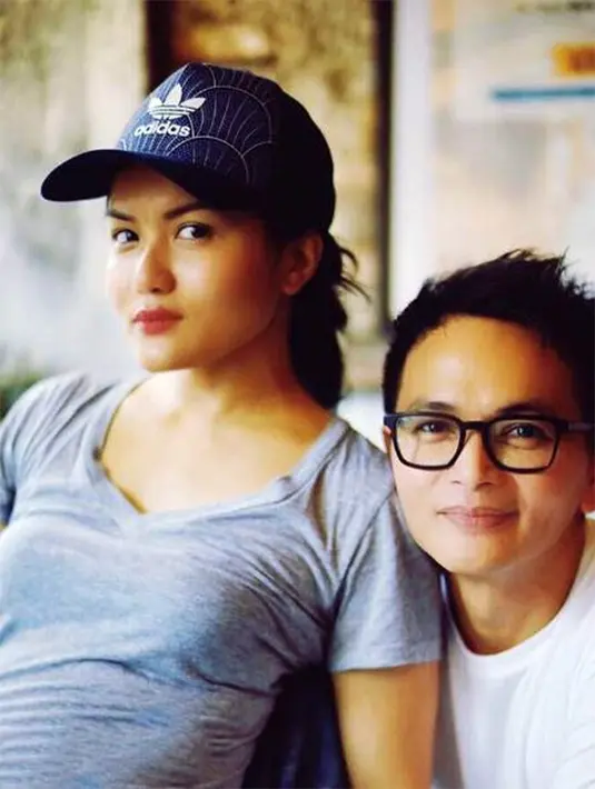 "Setelah satu tahun kami kemudian bersahabat. Lebih dekat dari sekadar teman biasa. Mulai lebih percaya dengan cerita. Cerita yang di-share juga lebih intimate dan personal," papar jebolan Universitas Parahyangan, Bandung. (dok. Pribadi)