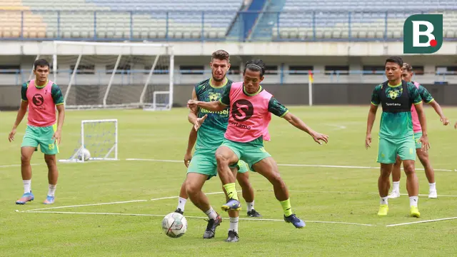 Foto: Persib Bandung Kembali Gelar Latihan Paska Libur Tragedi Kanjuruhan