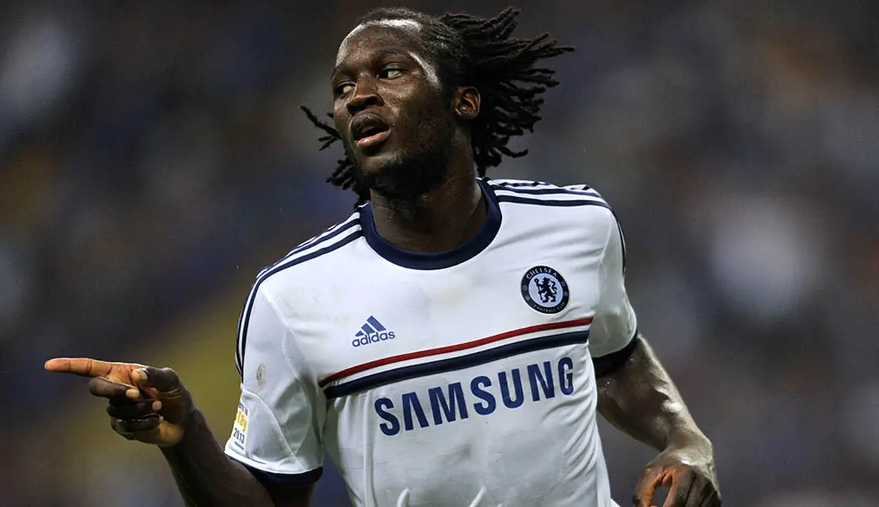 9. Romelu Lukaku - Dirinya sering disebut sebagai titisan Drogba. Tetapi striker muda Belgia itu kesulitan mendapatkan tempat bersama Chelsea yang membuatnya dibuang ke Everton. (AFP/Najja Zulkefli)