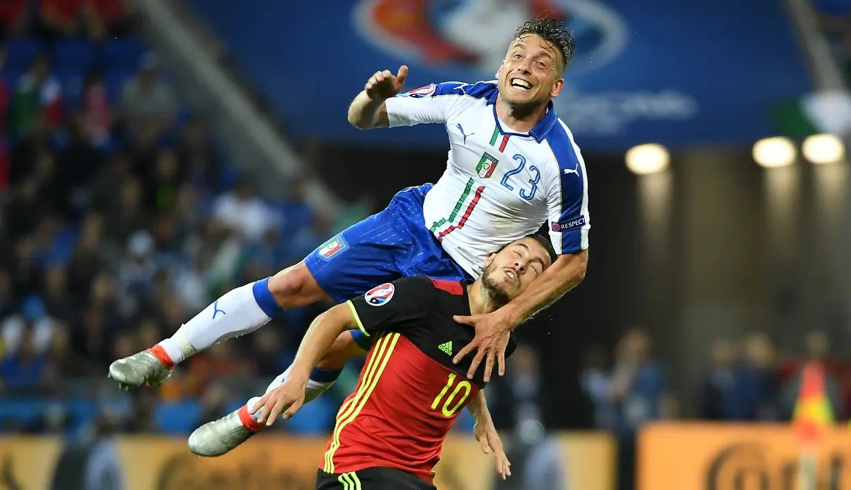 Emanuele Giaccherini mencetak satu gol dan berperan besar dalam tim Italia saat mengalahkan Belgia, (13/6/2016). (AFP/Emmanuel Dunand)