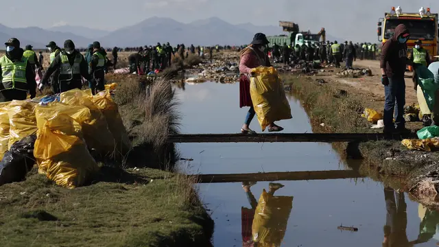 Lautan Sampah yang Selimuti Danau Uru-Uru di Bolivia Mulai Dibersihkan