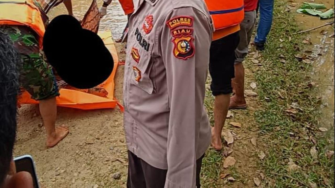 "Lalu, warga melaporkan ke Polsek Kuantan Tengah dan dievakuasi bersama dengan BPBD Kuansing. Mayat korban dievakuasi ke RSUD Teluk Kuantan," terang Feri.<br>
