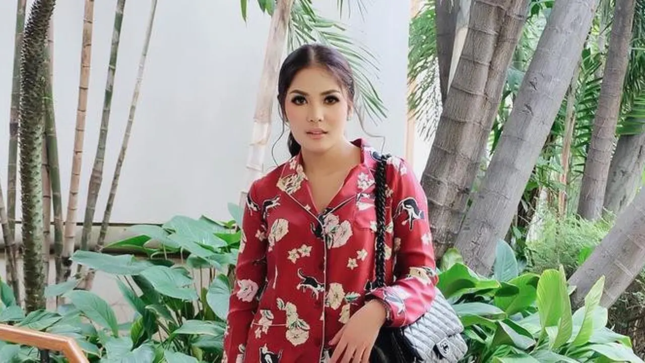 Para Artis Rajin Pakai Setelan Piama, Apa Kegunaanya?