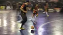 Suasana laga eksebisi Selebriti FC pada Grand Final Super Soccer Futsal Battle 2017 di Bintaro Xchange, Tangerang, Minggu (22/10/2017). Sebanyak 24 tim terbaik bersaing ketat untuk menjadi yang terbaik. (Bola.com/Vitalis Yogi Trisna)