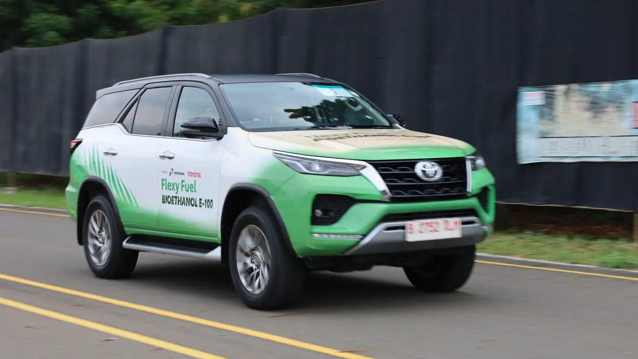 Toyota Fortuner Flexi Fuel berbahan bakar Bioetanol E100
