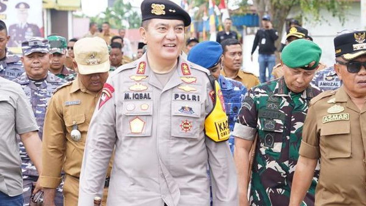Kapolda Riau dan Kapolres Meranti Tinjau TPS di Pulau Terluar, Semangati Petugas