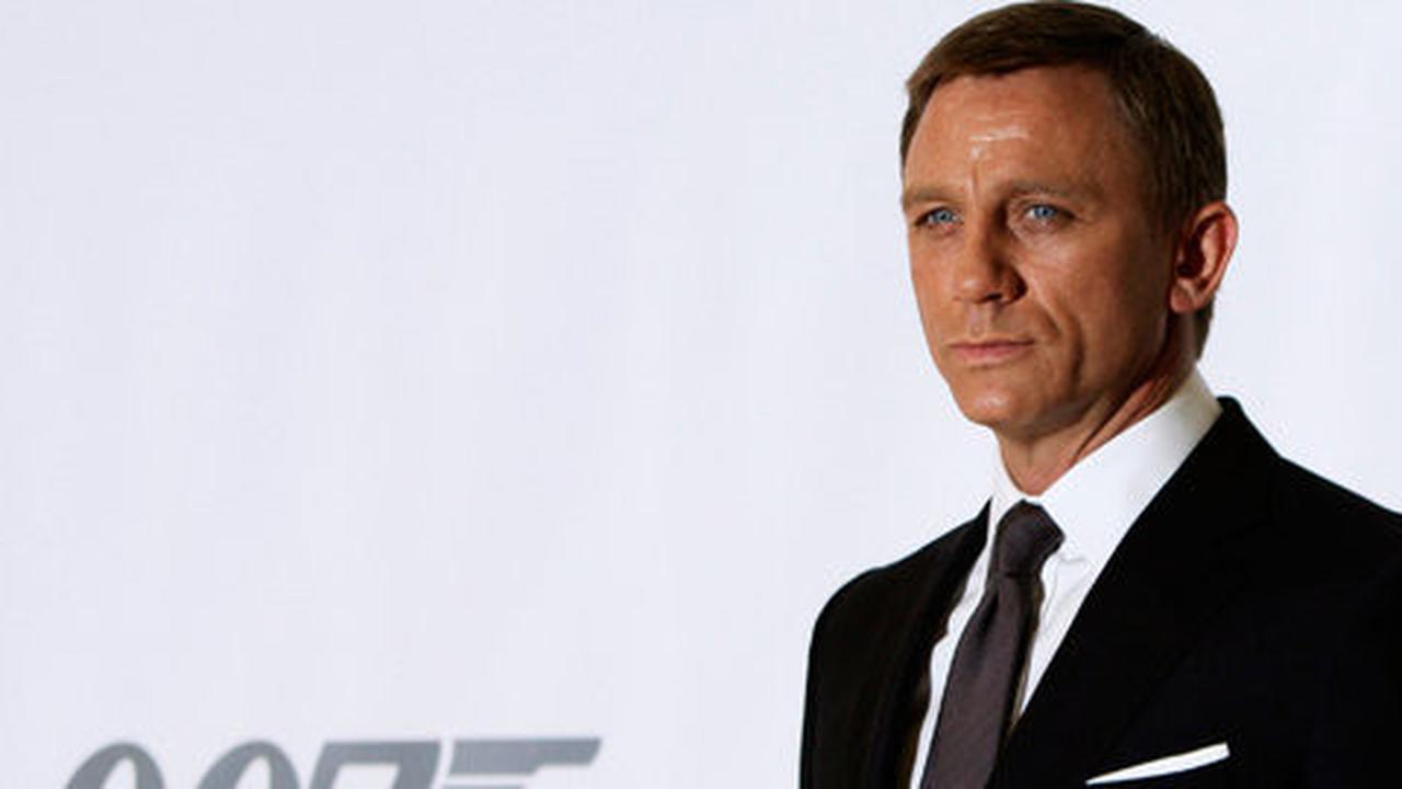 Dianggap bukan terbaik, James Bond tolak pakai smartphone Sony?