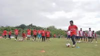 Kehadiran Evan Dimas Darmono Bikin Festival Sepak Bola Rakyat di Labuan Bajo Bergairah