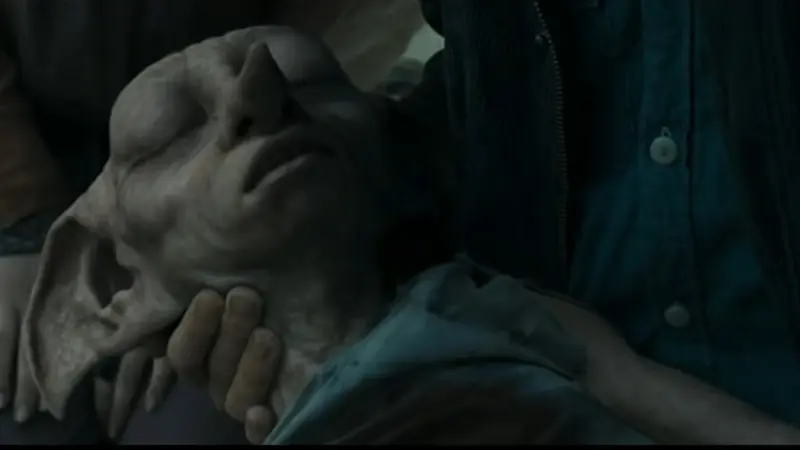 Dobby si Peri Rumah dari seri Harry Potter.