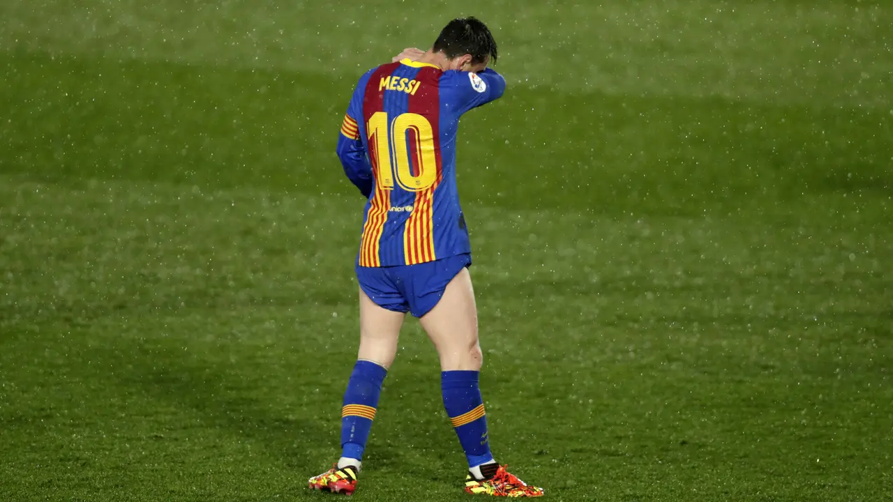 FOTO: Wajah Lesu Lionel Messi CS Usai Barcelona Dihajar Real Madrid