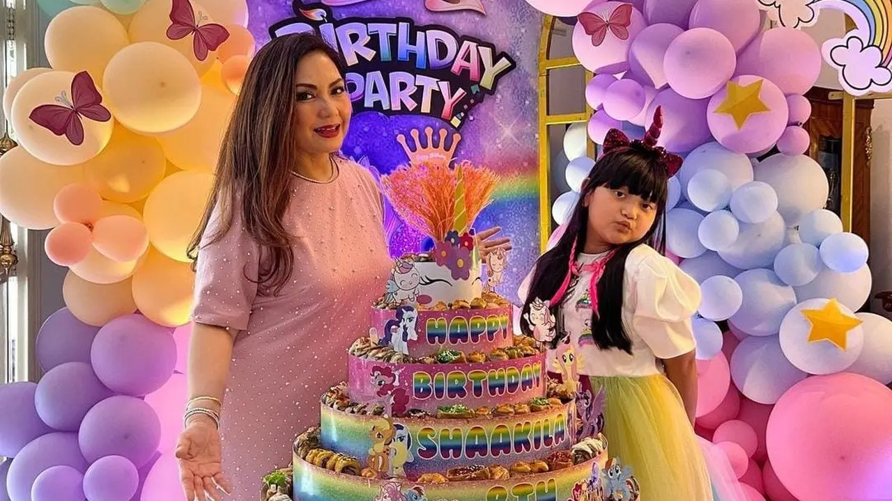Cucu Nia Daniaty rayakan ulang tahun yang ke-8