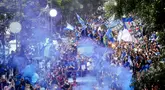 Tim Persib Bandung merayakan kemenangan mereka sebagai juara BRI Liga 1 musim 2024/2025 dengan menggelar pawai meriah di Kota Bandung, Minggu (25/5/2025). (Bola.com/M Iqbal Ichsan)