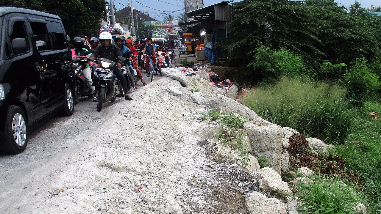 Jalan rusak di bekasi