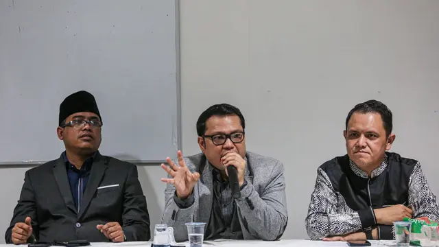 Dewan Pimpinan Cabang Peradi Jakarta Barat melayangkan somasi terhadap pengacara bernama lengkap Hotman Paris Hutapea ini.