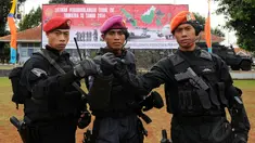 627 personel pasukan khusus mengikuti Latihan Gabungan Gultor Tri Matra IX TA. 2014 di Halim Perdanakusuma Jakarta, Senin (1/12/2014). (Liputan6.com/Helmi Fithriansyah)