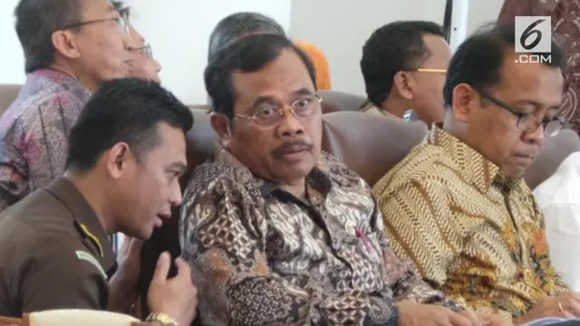 Jaksa Agung HM Prasetyo berpendapat, Komisi Pemberantasan Korupsi (KPK) perlu dan harus melakukan reformasi. 