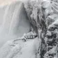 Air terjun Niagara tidak seperti biasanya di musim dingin. Suhu rendah membuat air terjun ini seperti negeri dongeng.