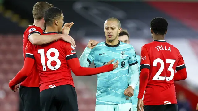 FOTO: Liverpool Tumbang dari Southampton di St Mary's Stadium