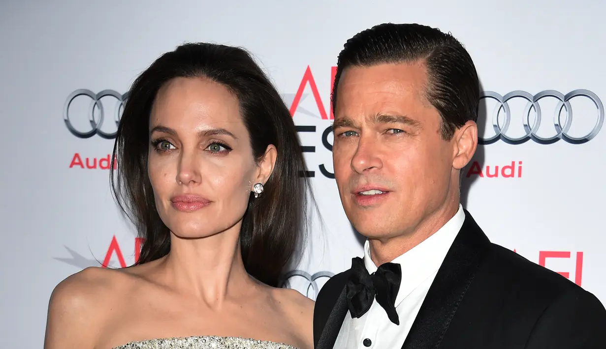 Kabar prahara rumah tangga Brad Pitt dan Angelina Jolie di ujung tanduk. Hal tersebut sudah terjadi sejak lama. Bahkan, keduanya pun tak tampil bersama di setiap acara penghargaan bergengsi seperti Met Gala dan Golden Globes. (AFP/Bintang.com) 