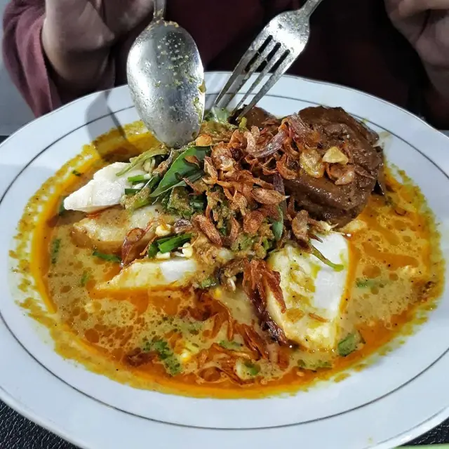 ilustrasi rekomendasi tempat makan yang legendaris dan rasanya enak di Jakarta/Instagram: @riskachang