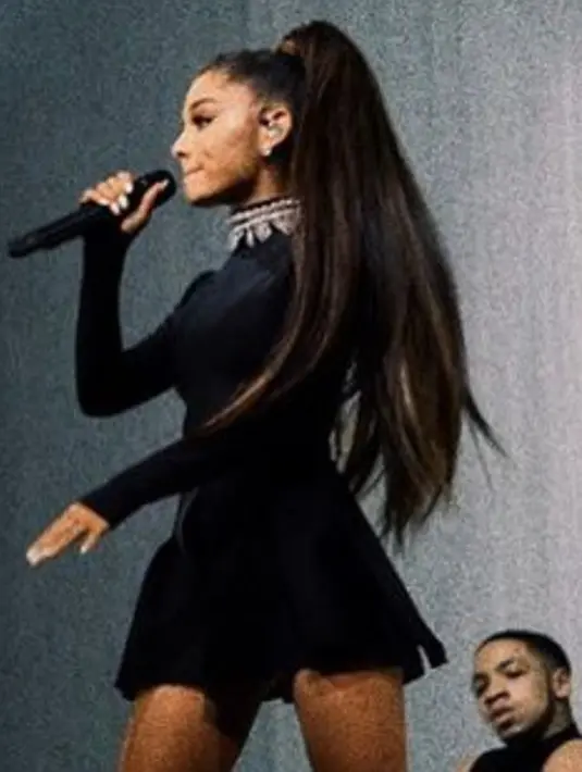 Sampai saat ini belum diketahui kapan Ariana Grande dan Mac Miller akan melangsungkan pernikahannya. Niat baik itu baru hadir dalam benak dan keinginan Ariana belakangan ini. (Instagram/arianagrande)
