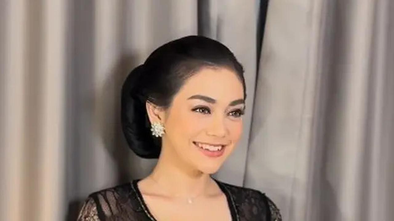 Deretan Artis Mengenakan Kebaya Gaya Kimono, Cantik dan Elegan Bikin Mata Tak Berkedip