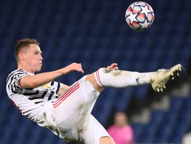 Scott McTominay telah menjadi pemain andalan di lini tengah Manchester United sejak dua musim terakhir. Perkembangan pesat  McTominay ternyata tak sebanding dengan gaji yang ia terima. Dia hanya memperoleh bayaran 20 ribu pounds atau setara Rp396 juta per pekan. (Foto: AFP/Franck Fife)