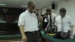 Terdakwa korupsi kasus alih fungsi kawasan hutan di Riau Gulat Medali Emas Manurung menjalini sidang vonis di Pengadilan Tipikor, Jakarta, Senin (23/2/2015).(Liputan6.com/Herman Zakharia) 