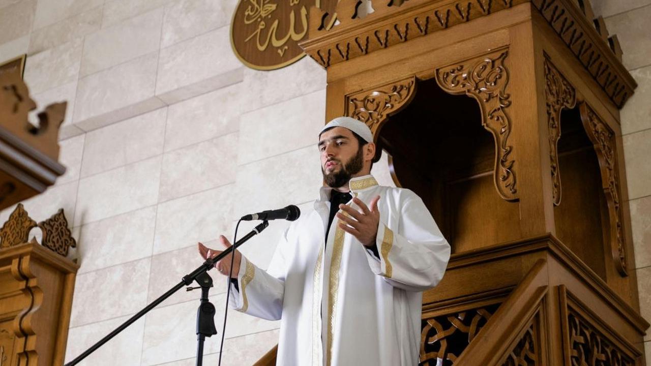 4 Khutbah Jumat Menyambut Bulan Ramadhan, Pesan Penting Meraih Berkah di Bulan Suci