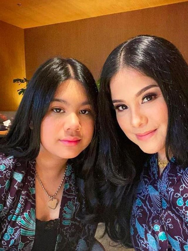 6 Momen Kompak Annisa Pohan dan Almira, Ibu Anak yang Disebut Bak Kakak Adik