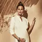 Chrissy Teigen baru saja memamerkan foto terbarunya saat hamil yang mengundang komentar negatif.