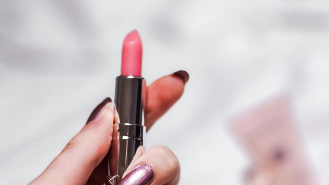 <b>Lip dengan Model Bullet</b>
