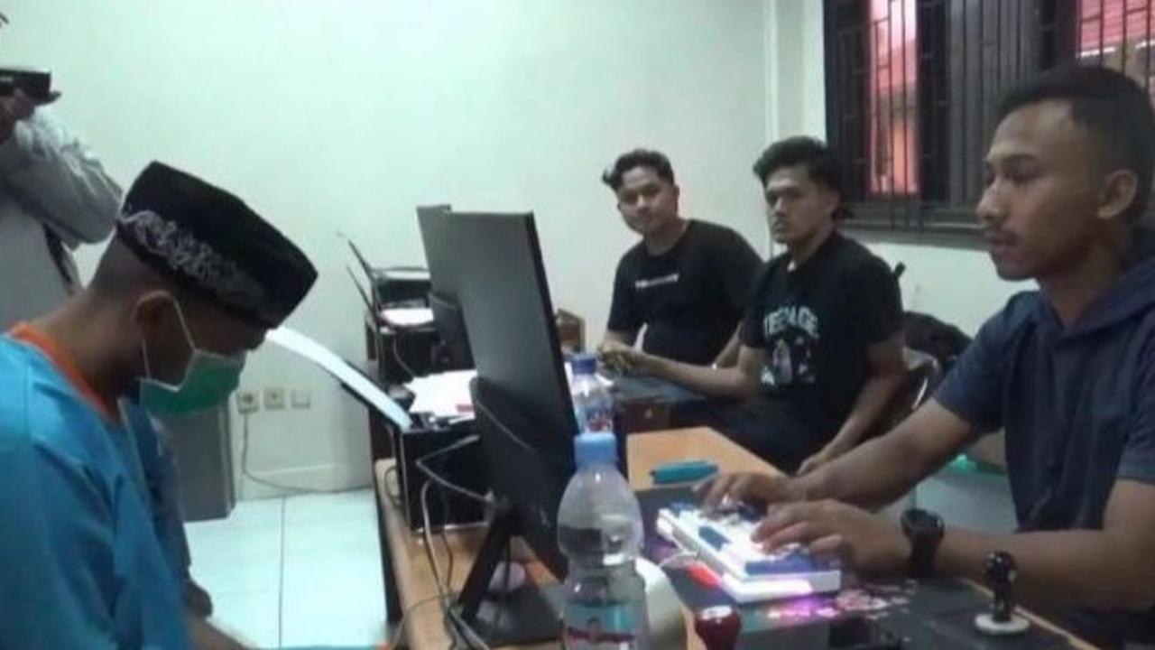Dua Tahun Nyambi Edarkan Ribuan Pil Koplo, Mantan Pemain Timnas U-23 Ini Ditangkap Polisi