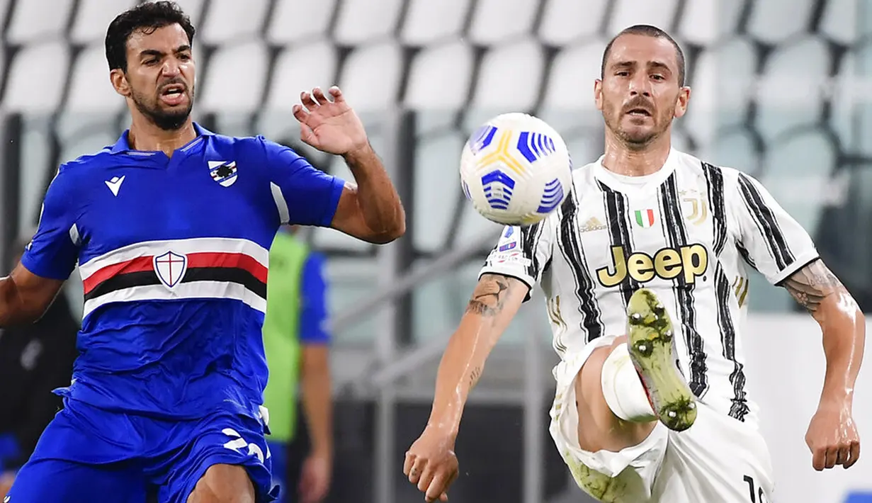Pemain Sampdoria Mehdi Leris (kiri) berebut bola dengan pemain Juventus Leonardo Bonucci pada pertandingan Serie A di Stadion Allianz, Turin, Italia, Minggu (20/9/2020). Juventus menaklukkan Sampdoria dengan skor 3-0.  (Marco Alpozzi/LaPresse via AP)