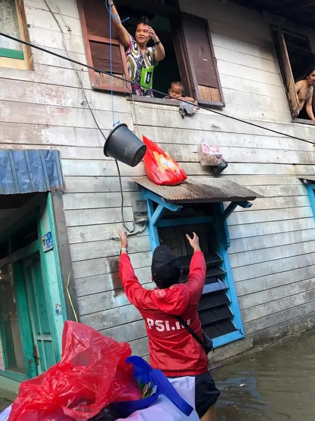 PSI Bagikan bantuan