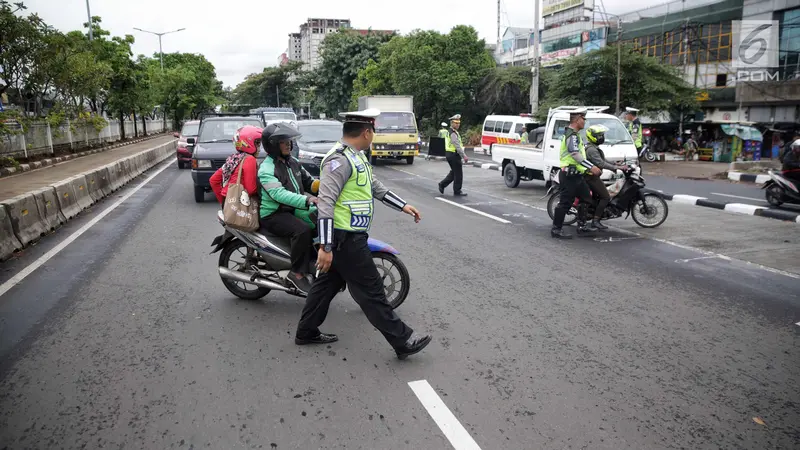 Bersenjata Lengkap, Brimob Kawal Operasi Zebra Jaya